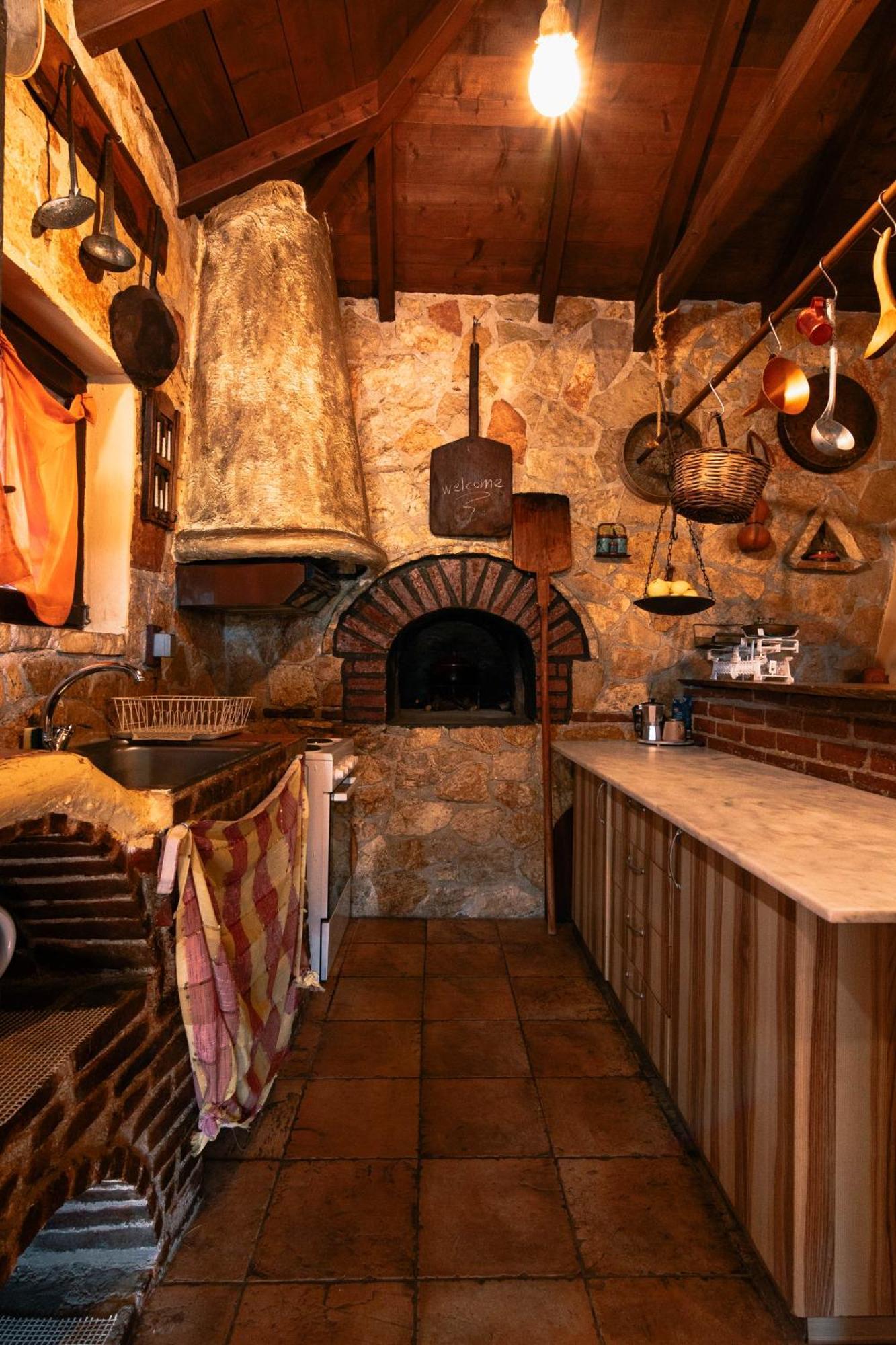 Vintage Stone House Where Calm Lives Amarianos Exterior photo
